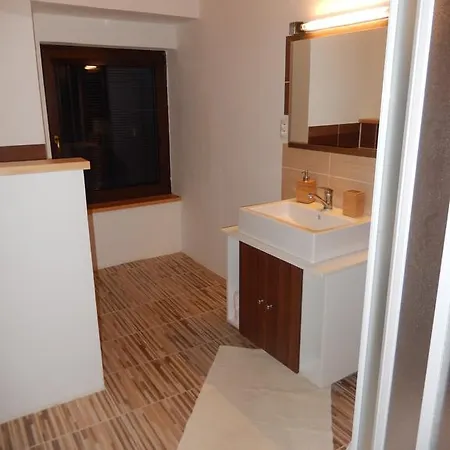 Apartment U Lochu Knovicky